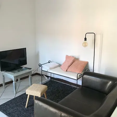 Myroom Station Flat Daire